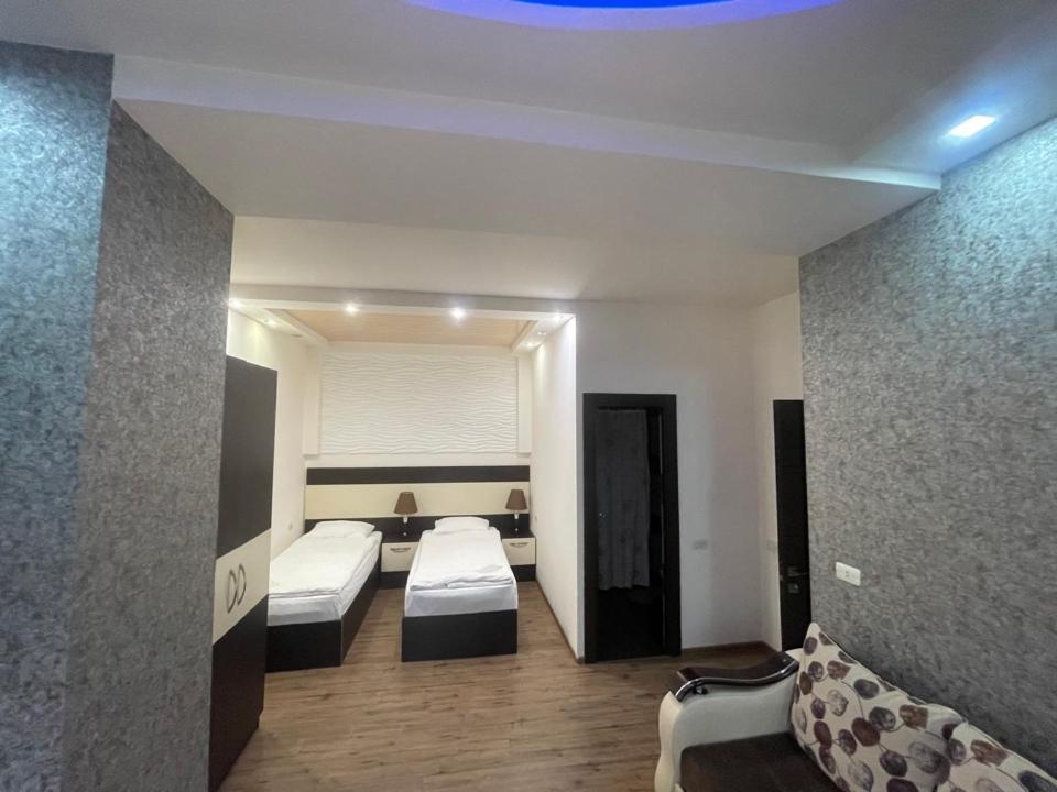 Sayat Nova Apartment Yerevan Bagian luar foto